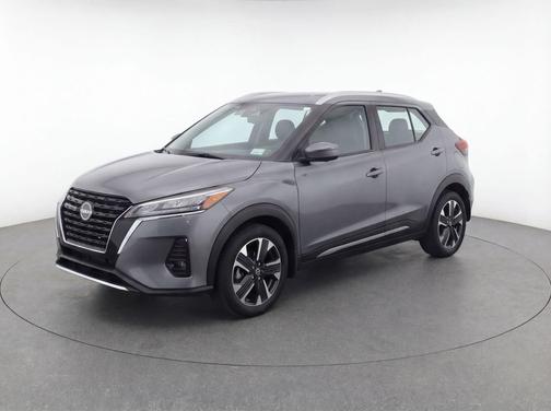 Gun Metallic 2025 Nissan Kicks SV