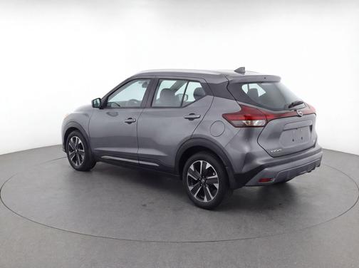 Gun Metallic 2025 Nissan Kicks SV