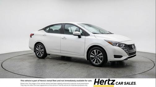 Aspen White Tricoat 2025 Nissan Versa 1.6 SV