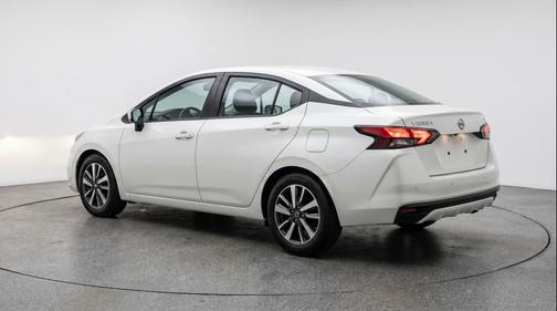 Brilliant Silver Metallic 2025 Nissan Versa 1.6 SV