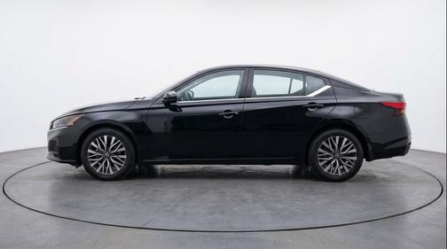 Super Black 2025 Nissan Altima SV FWD