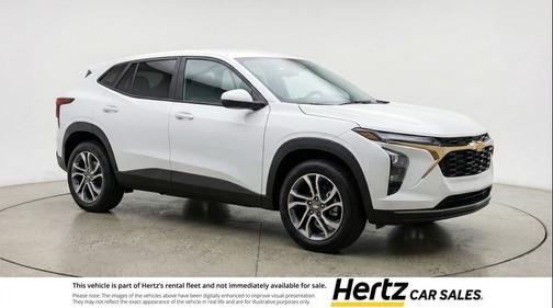 Summit White 2025 Chevrolet Trax LT