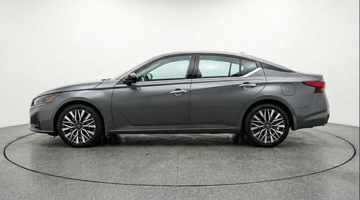 Gun Metallic 2025 Nissan Altima SV FWD