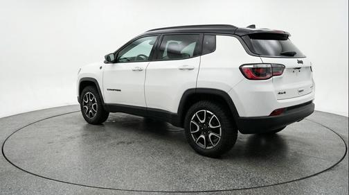 Bright White Clearcoat 2025 Jeep Compass Trailhawk