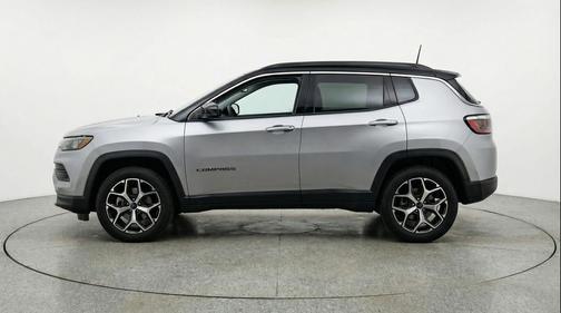 Silver Zynith Metallic Clearcoat 2025 Jeep Compass Limited