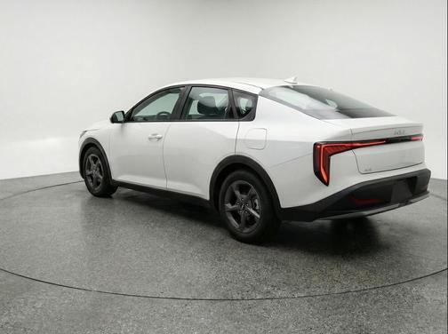 Snow White Pearl 2025 Kia K4 LXS