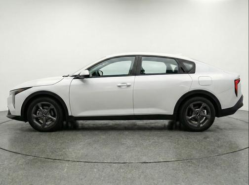 Snow White Pearl 2025 Kia K4 LXS