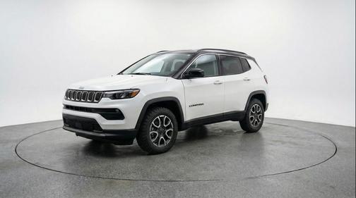 Bright White Clearcoat 2025 Jeep Compass Trailhawk