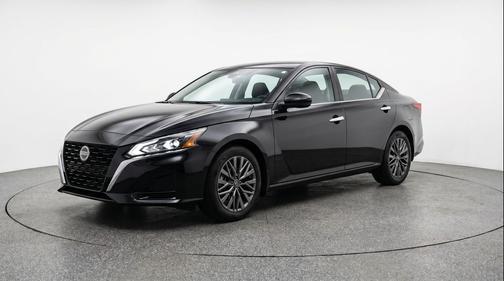 Super Black 2025 Nissan Altima SV FWD