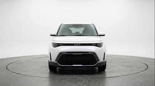 Snow White Pearl 2025 Kia Soul LX