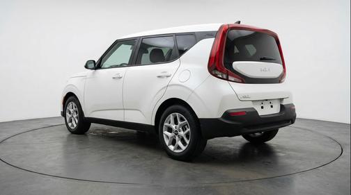 Snow White Pearl 2025 Kia Soul LX