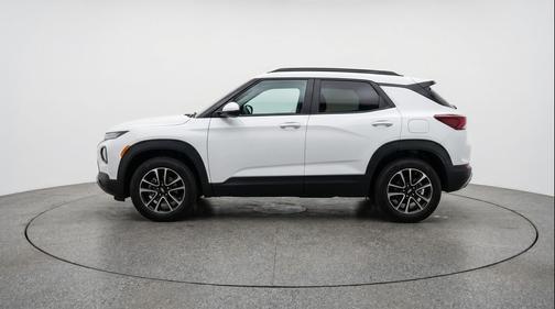Summit White 2025 Chevrolet Trailblazer LT