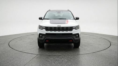 Bright White Clearcoat 2025 Jeep Compass Trailhawk