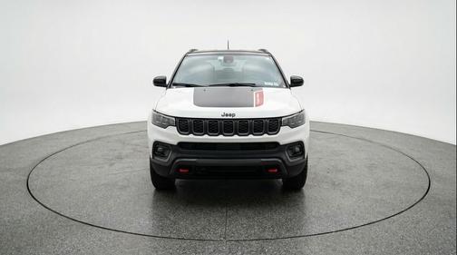 Bright White Clearcoat 2025 Jeep Compass Trailhawk