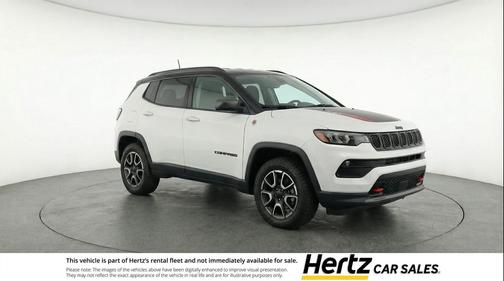 Bright White Clearcoat 2025 Jeep Compass Trailhawk