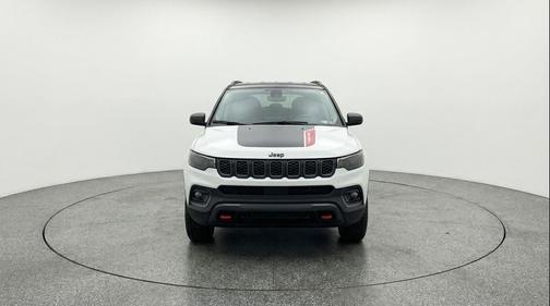 Bright White Clearcoat 2025 Jeep Compass Trailhawk