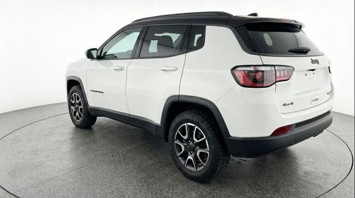 Bright White Clearcoat 2025 Jeep Compass Trailhawk