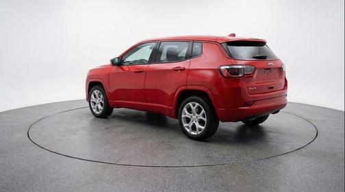 Red Hot Pearlcoat 2025 Jeep Compass Latitude
