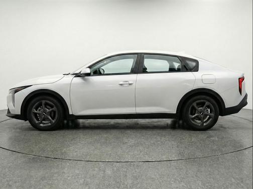 Snow White Pearl 2025 Kia K4 LXS