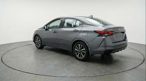 Gun Metallic 2025 Nissan Versa 1.6 SV