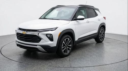 Summit White 2025 Chevrolet Trailblazer LT