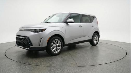 Steel Gray 2025 Kia Soul LX