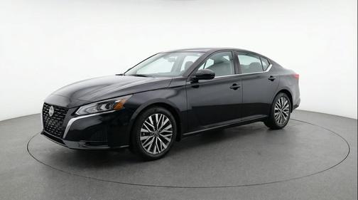 Super Black 2025 Nissan Altima SV FWD