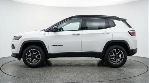 Bright White Clearcoat 2025 Jeep Compass Trailhawk