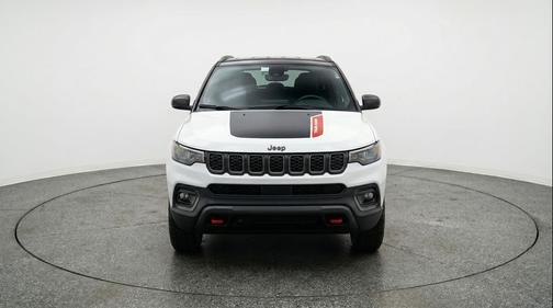 Bright White Clearcoat 2025 Jeep Compass Trailhawk