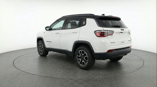 Bright White Clearcoat 2025 Jeep Compass Trailhawk
