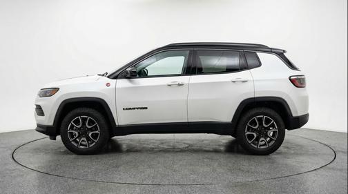 Bright White Clearcoat 2025 Jeep Compass Trailhawk