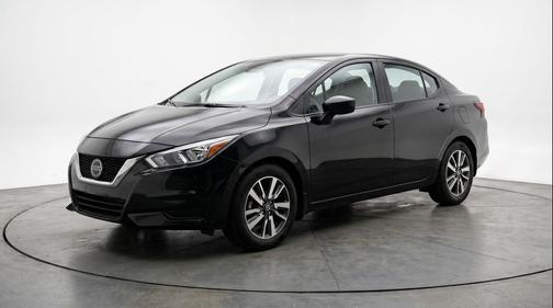 Super Black 2025 Nissan Versa 1.6 SV