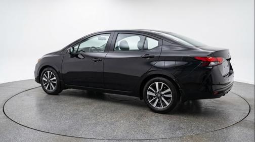 Super Black 2025 Nissan Versa 1.6 SV