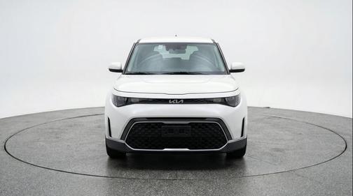 Snow White Pearl 2025 Kia Soul LX