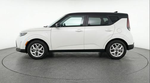 Snow White Pearl 2025 Kia Soul LX