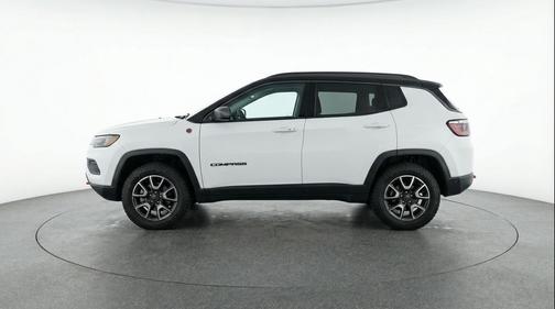 Bright White Clearcoat 2025 Jeep Compass Trailhawk