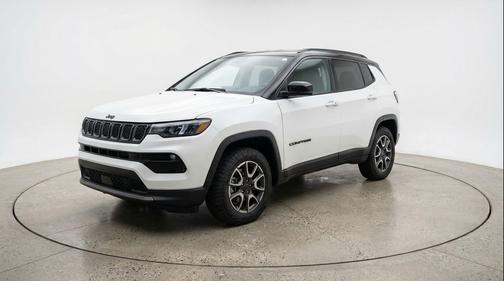 Bright White Clearcoat 2025 Jeep Compass Trailhawk