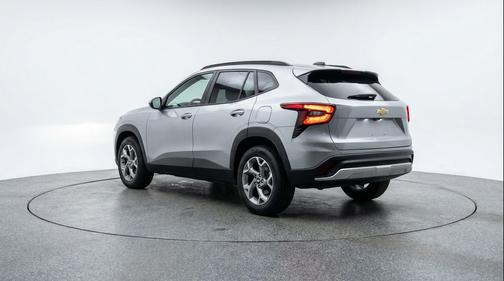 Moonstone Gray Metallic 2025 Chevrolet Trax LT