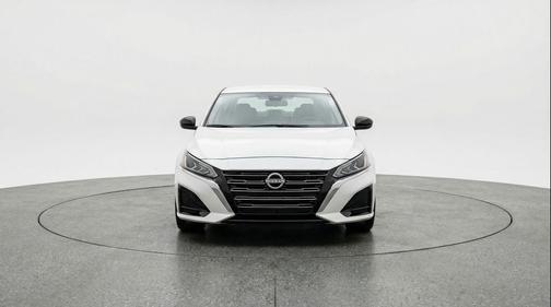 Glacier White 2025 Nissan Altima SV FWD