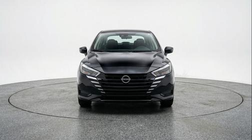 Super Black 2025 Nissan Versa 1.6 SV
