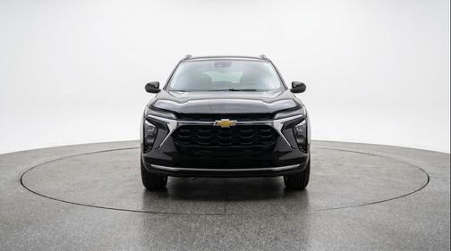 Mosaic Black Metallic 2025 Chevrolet Trax LT