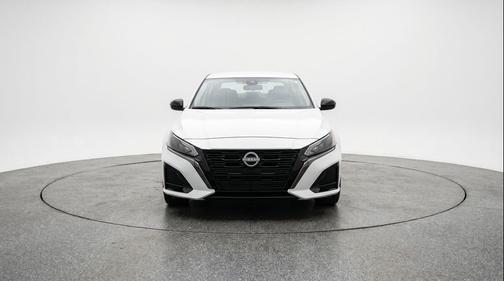 Glacier White 2026 Nissan Altima SV FWD