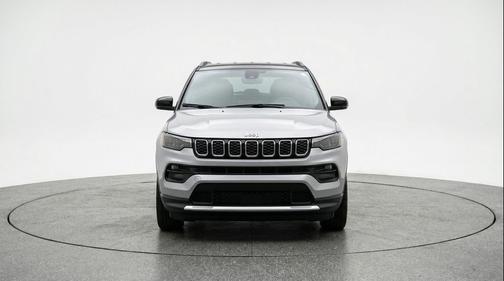 Silver Zynith Metallic Clearcoat 2025 Jeep Compass Limited
