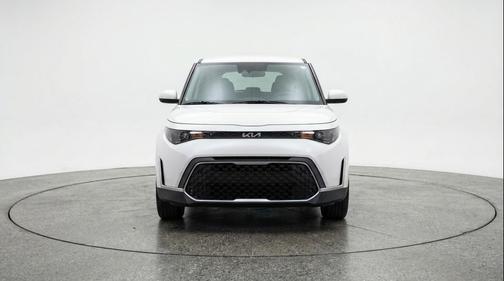 Snow White Pearl 2025 Kia Soul LX