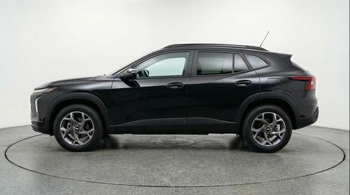 Mosaic Black Metallic 2025 Chevrolet Trax LT