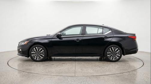 Super Black 2026 Nissan Altima SV FWD