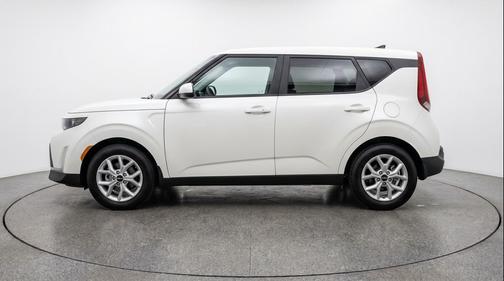 Snow White Pearl 2025 Kia Soul LX