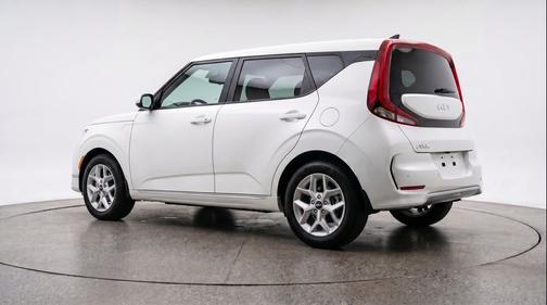 Snow White Pearl 2025 Kia Soul LX