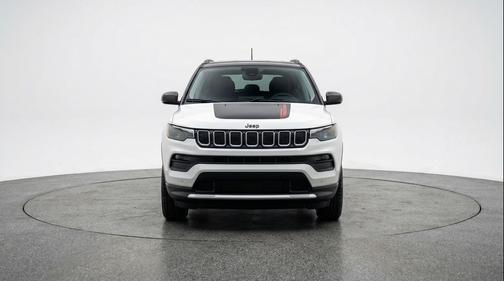 Bright White Clearcoat 2025 Jeep Compass Trailhawk