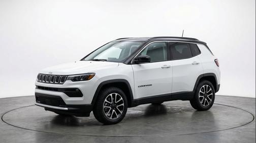 Bright White Clearcoat 2025 Jeep Compass Trailhawk